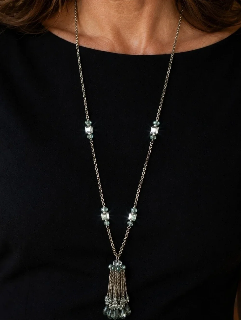 Loft Brand Green Iridescent Crystal Gold Tone Cube Teardrop Beaded Necklace EUC